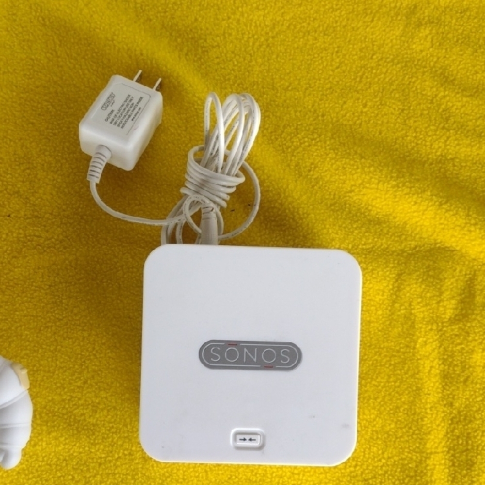 Sonos White Wireless Zone Bridge Multi Room NWOT